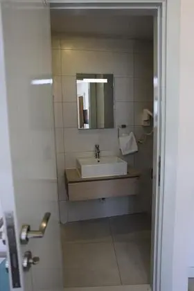 Triple, Kısmi Deniz Manzaralı, Balkonlu