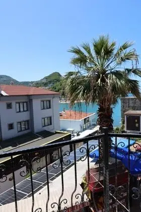 Triple, Kısmi Deniz Manzaralı, Balkonlu
