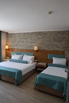 Triple, Kısmi Deniz Manzaralı, Balkonlu