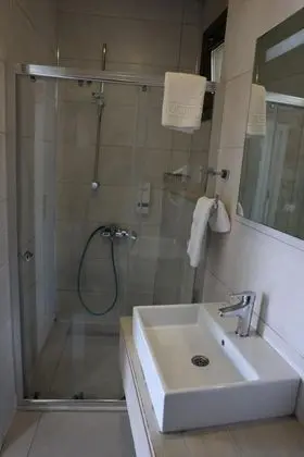 Triple, Kısmi Deniz Manzaralı, Balkonlu