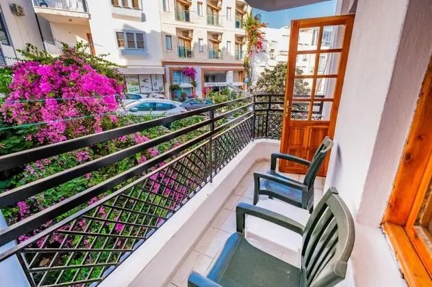 Çift Kişilik, Kara Manzaralı, Balkonlu
