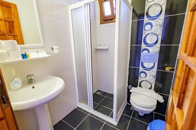 Çift Kişilik, Kara Manzaralı, Balkonlu