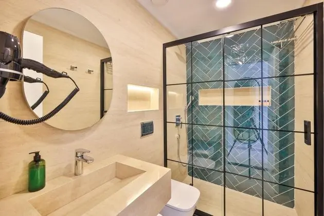 Çift Kişilik, Şehir Manzaralı, 1. Kat