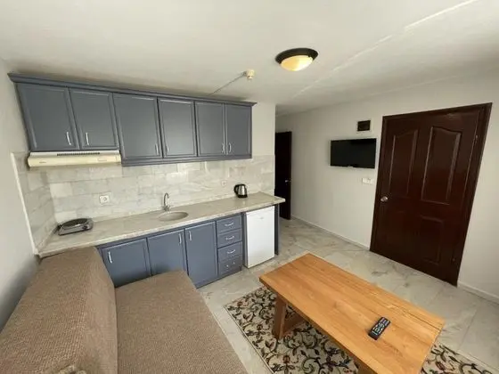 Apart Oda, Havuz ve Bahçe Manzaralı, Balkonlu