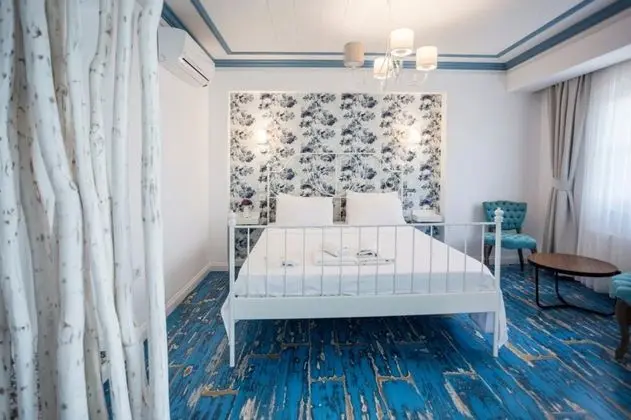 Deluxe Oda, Kısmi Deniz Manzaralı, Balkonlu