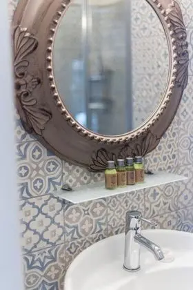 Deluxe Oda, Kısmi Deniz Manzaralı, Balkonlu