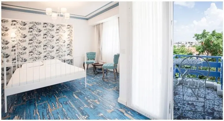 Deluxe Oda, Kısmi Deniz Manzaralı, Balkonlu