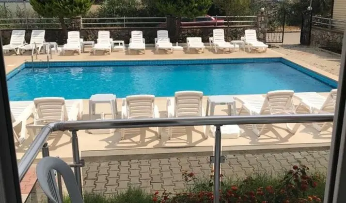 2 Tek Yataklı Oda