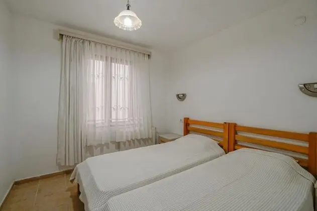 Apart 1+1 Oda, Bahçe Manzaralı, Balkonlu