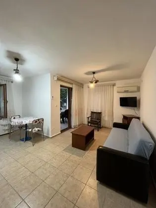 Apart 1+1 Oda, Bahçe Manzaralı, Balkonlu