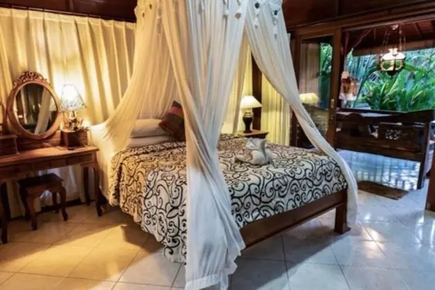 Villa, 2 Yatak Odası, Havuz Manzaralı