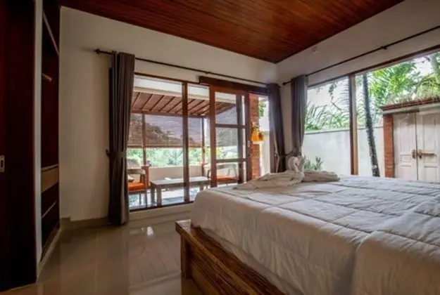 Villa, 2 Yatak Odası, Havuz Manzaralı