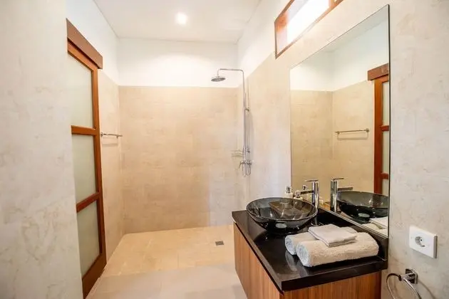 Villa, 2 Yatak Odası, Havuz Manzaralı