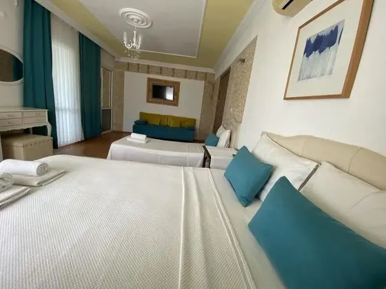 Aile Odası, Bahçe Manzaralı