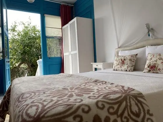 Çift Kişilik, Bahçe Manzaralı