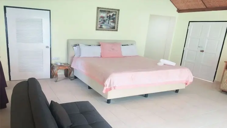 Villa (Country Triple)