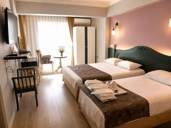 Çift Kişilik,Şehir Manzaralı