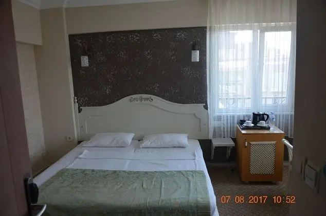 Tek Büyük veya İki Ayrı Yataklı Oda