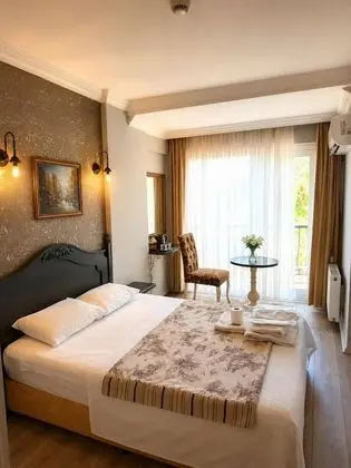 Tek Kişilik,Bahçe Manzaralı,Balkonlu