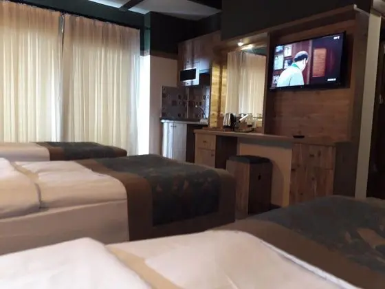 Deluxe Oda Balkonlu, Havuz veya Bahçe Manzaralı