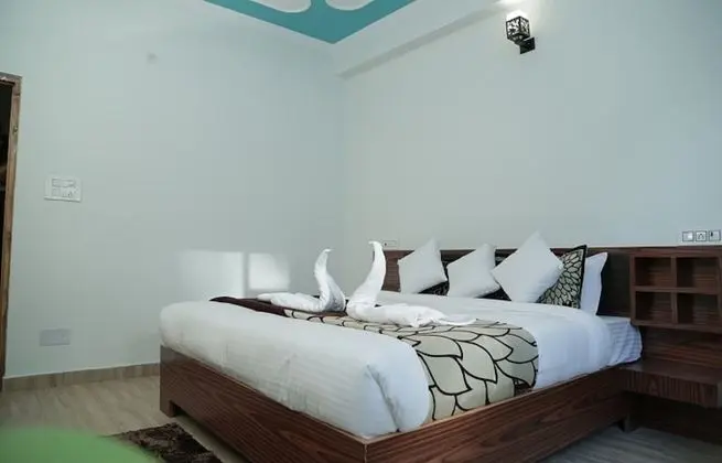 Deluxe Tek Büyük Yataklı Oda, 1 En Büyük (King) Boy Yatak, Sigara İçilmez, Dağ Manzaralı