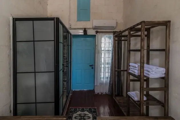 Eyvan 2, Manzarasız, Ortak Teraslı