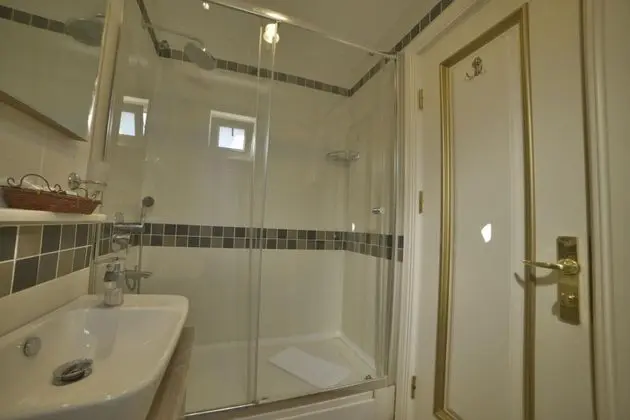 Çift Kişilik, Şehir Manzaralı