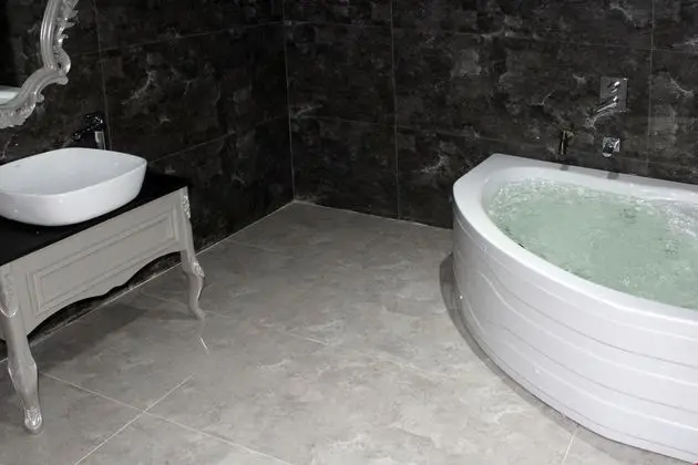 1 +1 Palace Suite
