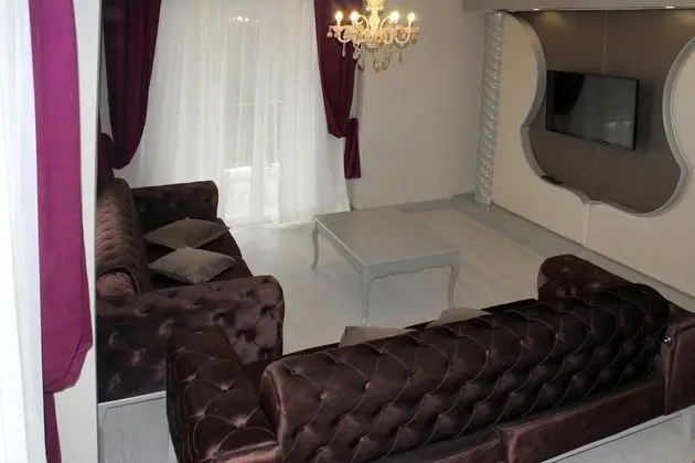 3 +1 Palace Suite