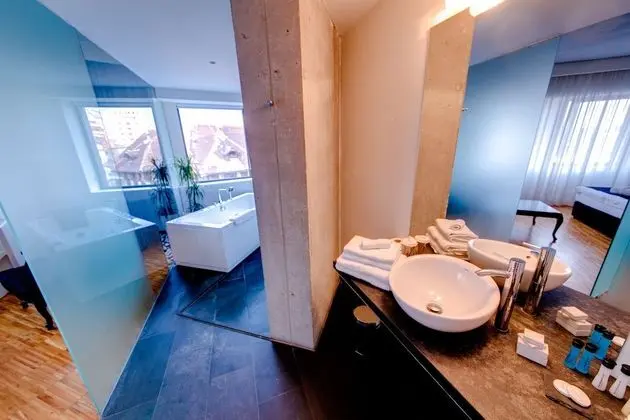 Junior Tek Büyük Yataklı Oda, 1 En Büyük (King) Boy Yatak