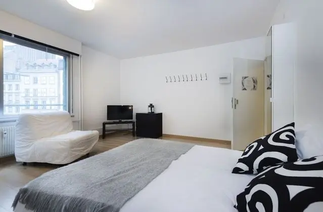 Stüdyo, Özel Banyo (Studio Noir et Blanc)