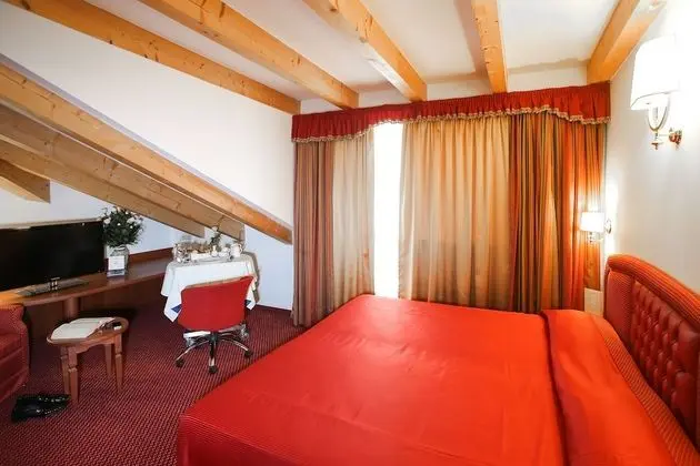 Tek Büyük Yataklı Oda (Elegance)