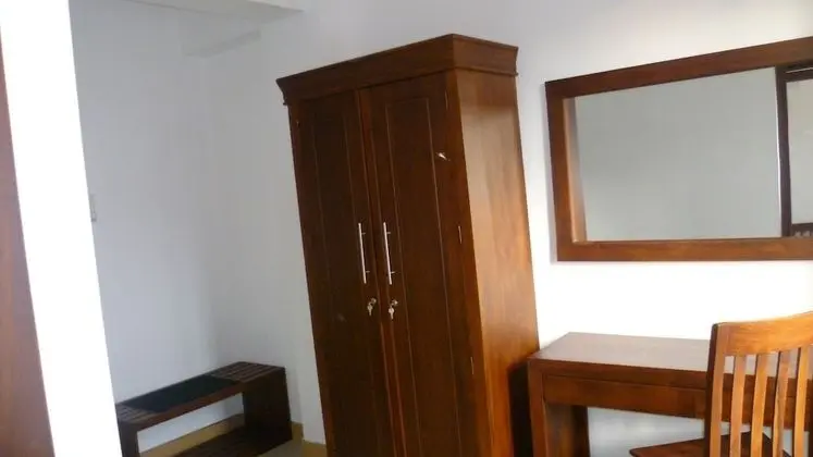 Comfort Tek Büyük Yataklı Oda, 1 En Büyük (King) Boy Yatak ve Çekyat, Engellilere Uygun