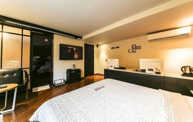 Business Çatı Katı Süiti (Penthouse)
