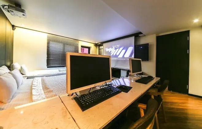 Business Çatı Katı Süiti (Penthouse)