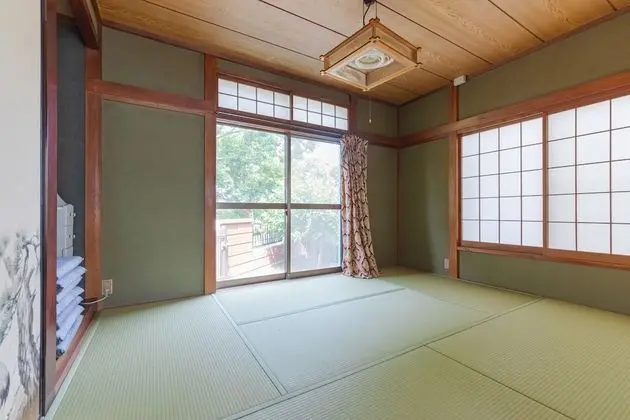 Ev (Sasayakanaouchi Futtsu Onukikaigan)