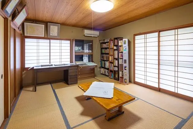 Ev (Classic Manga, 1st Floor)