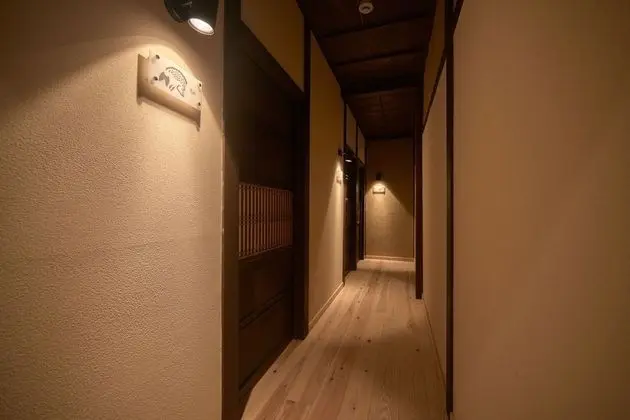 İki Ayrı Yataklı Oda, Ortak Banyo (Tai)