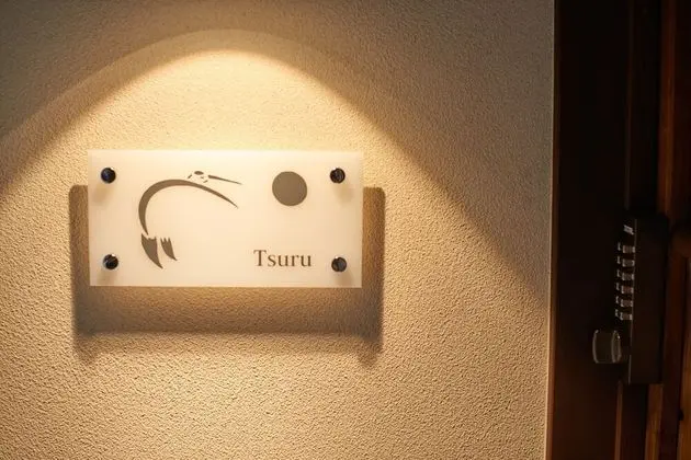 İki Ayrı Yataklı Oda, Ortak Banyo (Tsuru)