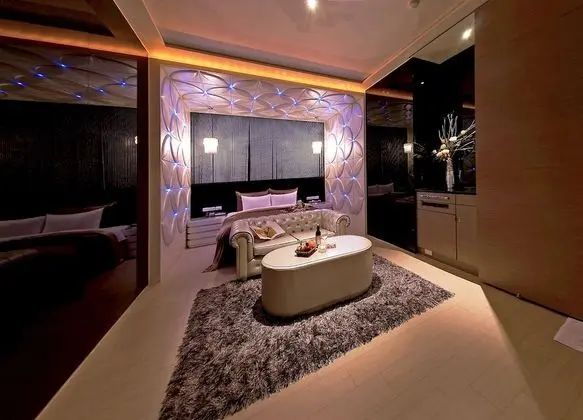 Design Tek Büyük Yataklı Oda, 1 Yatak Odası