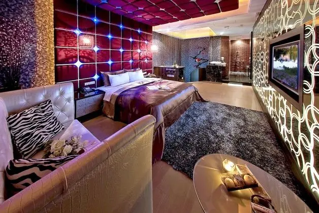 Design Tek Büyük Yataklı Oda, 1 Yatak Odası