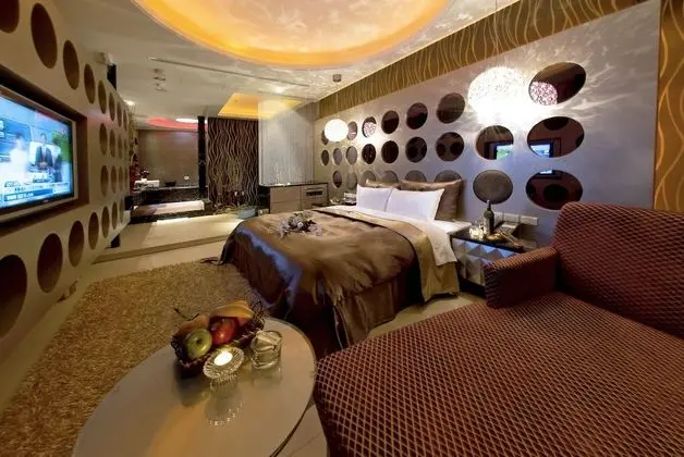 Design Tek Büyük Yataklı Oda, 1 Yatak Odası