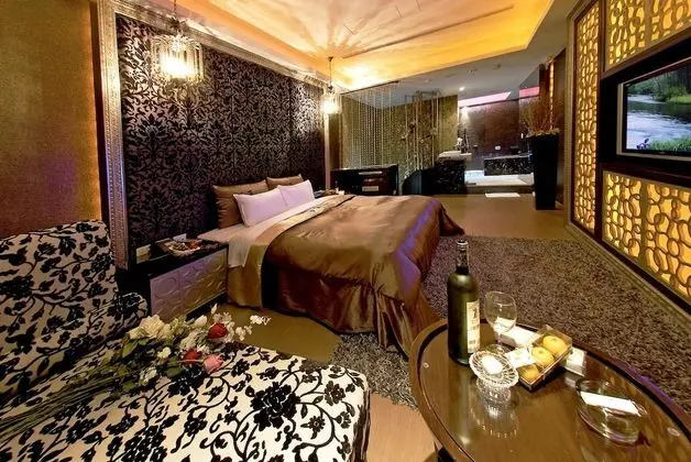 Design Tek Büyük Yataklı Oda, 1 Yatak Odası