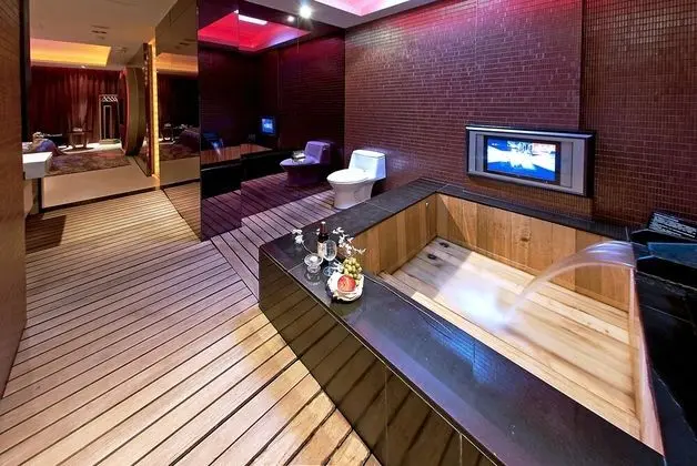 Design Tek Büyük Yataklı Oda, 1 Yatak Odası