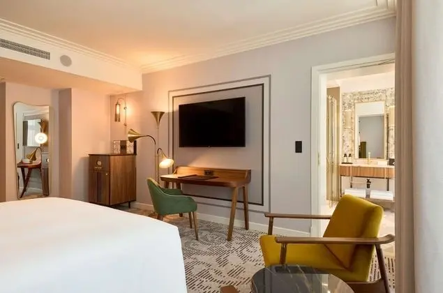 Oda, 1 En Büyük (King) Boy Yatak, Avlu Manzaralı