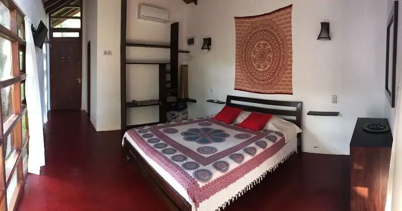 Design Kulübe, Bahçeli