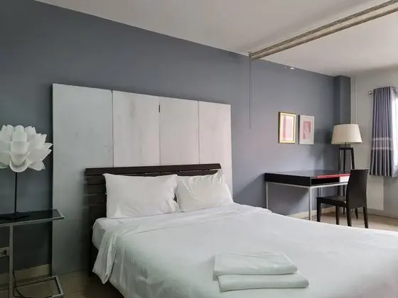 Icon Siam View Studio Apartment: Queen Bed + Sofa Bed + Working Desk + Non-smoking