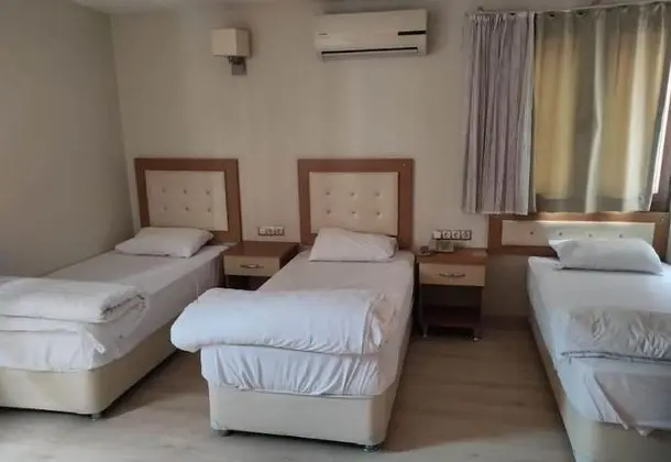 Deluxe Üç Kişilik Oda
