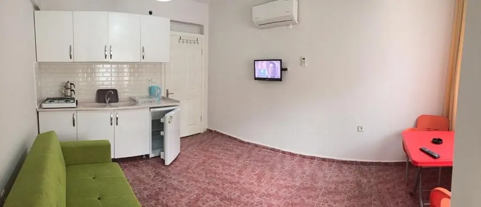 Daire-Tek Yatak Odalı, Havuz Manzaralı, Balkonlu