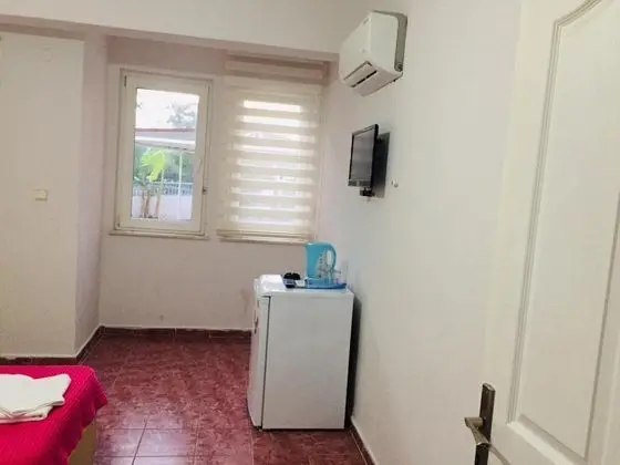 Suite-Iki Yatak Odalı, Havuz Manzaralı, Balkonlu